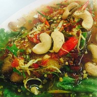 พิภพภัทรซีฟู๊ด (เฟิร์ส) หาดเจ้าหลาว