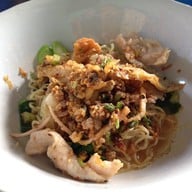 ก๋วยเตี๋ยวโรงสีแสงไทย( บ้านบึง )  บางวัว