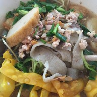 เกี๊ยวปลาเจ๊แอ๊ว