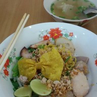 ก๋วยเตี๋ยวหมูคุณย่าสูตรโบราณ