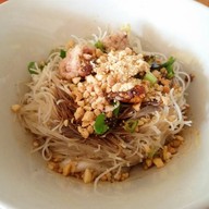 ก๋วยเตี๋ยว 8 บาท