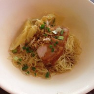 Golden Noodle (พหลโยธิน เพลส)