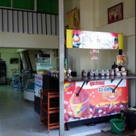 ป้าทองม้วน ผัดหมี่กระโทก-หมูว่าวรสเด็ด