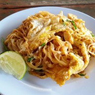 ป้าทองม้วน ผัดหมี่กระโทก-หมูว่าวรสเด็ด