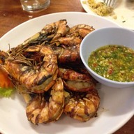 ชายเลซีฟู้ด