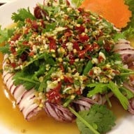 ชายเลซีฟู้ด