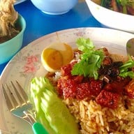 พรชัยข้าวหมูแดง ตลาดเพชรอโศก