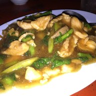 โกเอี้ยน ก๋วยเตี๋ยวราดหน้า