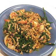 Uthairiverlake Resort