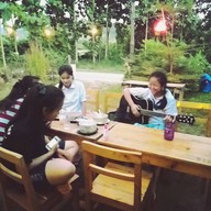 Love Is หมูจุ่มกะปลูกผัก