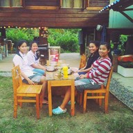 Love Is หมูจุ่มกะปลูกผัก