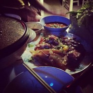 Love Is หมูจุ่มกะปลูกผัก