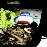 Love Is หมูจุ่มกะปลูกผัก