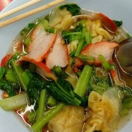 ชายสี่บะหมี่เกี๊ยว ทรายมูล