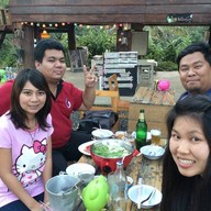Love Is หมูจุ่มกะปลูกผัก