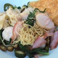 บะหมี่เกี๊ยว สีลมซอย 10