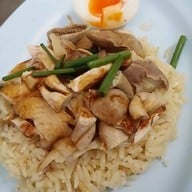 ข้าวมันไก่เจ๊ตา