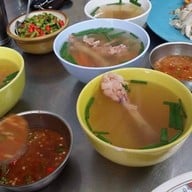 ข้าวมันไก่เจ๊ตา