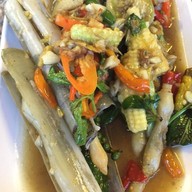ข้าวต้มศรีบุญเรือนตรงข้ามหมู่บ้านไทยสมุทร