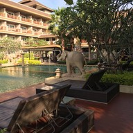 โรงแรมโรแมนติครีสอร์ทแอนด์สปา