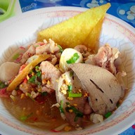 ก๋วยเตี๋ยวรวมมิตร วัดบัวขวัญ