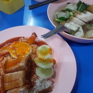 ลูกชิ้นปลา โตเฮง เย็นตาโฟ