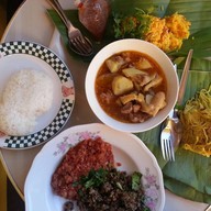 ตลาดสดแม่สลอง