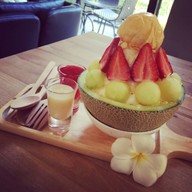 หมอนทองคาเฟ่