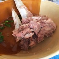 ก๋วยเตี๋ยวเสวยน้อยหลักเมือง