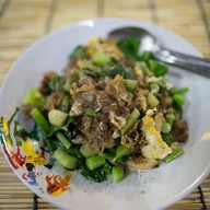 ติ๋ม ราดหน้าไก่ไทย