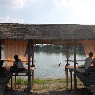 ร้านอาหารแป้งร่ำ