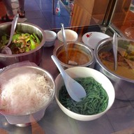 ร้านข้าวแกงพี่แดง