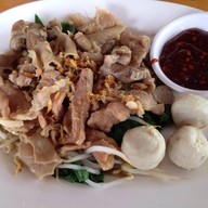 ก๋วยเตี๋ยวเมืองแป๊ะ & มิสเตอร์ชาชัก