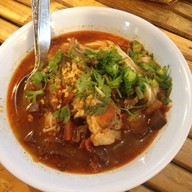 ขนมจีนนั่งยอง