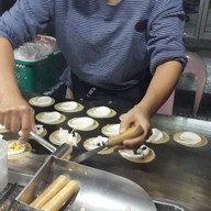 ขนมเบื้องเมืองโอ่ง ซอย 2