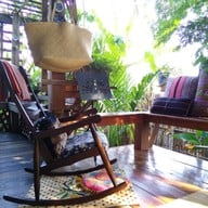 กาแฟในสวนบ้านงามแสงเดือน