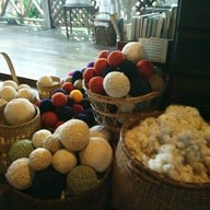 กาแฟในสวนบ้านงามแสงเดือน