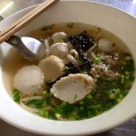 ก๋วยเตี๋ยวลูกชิ้นปลานายมิ้งค์