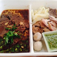 ก๋วยเตี๋ยวเนื้อวัว@สุราษฎร์ธานี(น่าน) น่าน