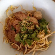 ก๋วยเตี๋ยววัดดงมูลเหล็ก วังน้ำเขียว