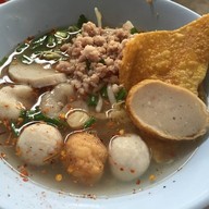 ก๋วยเตี๋ยวอาม่า แยกคลองตัน