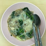 ติ๋ม ราดหน้าไก่ไทย