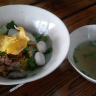 บ้านก๋วยเตี๋ยวแม่จงกล