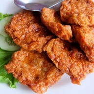 เมนูของร้าน ครัวแปดริ้ว