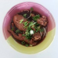 เมนูของร้าน ก๋วยเตี๋ยวเนื้อ-หมู ลิ้มรส อ.ท่ายาง