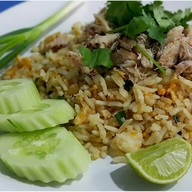 ข้าวผัดปู "น้อย"