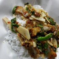 ข้าวผัดปู "น้อย"