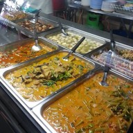 ร้านข้าวแกงเจดีย์หัก