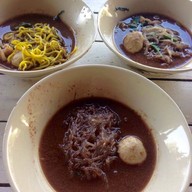 เมนูของร้าน ก๋วยเตี๋ยวเรือไดนาโม 2