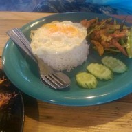บ้านหมี่ Coffee Bar & Bistra บ้านหมี่